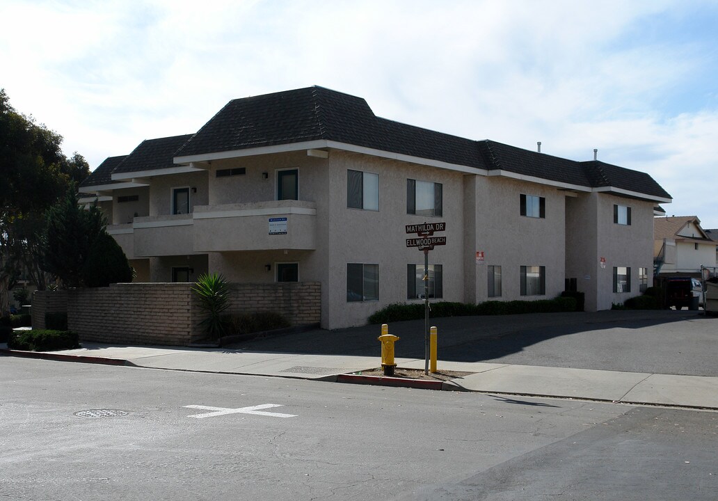 223 Ellwood Beach Dr in Goleta, CA - Building Photo