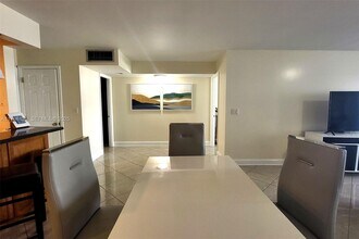 2101 S Ocean Dr in Hollywood, FL - Foto de edificio - Building Photo