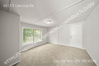 6617 S Lincoln Dr in Hitchcock, TX - Building Photo - Building Photo