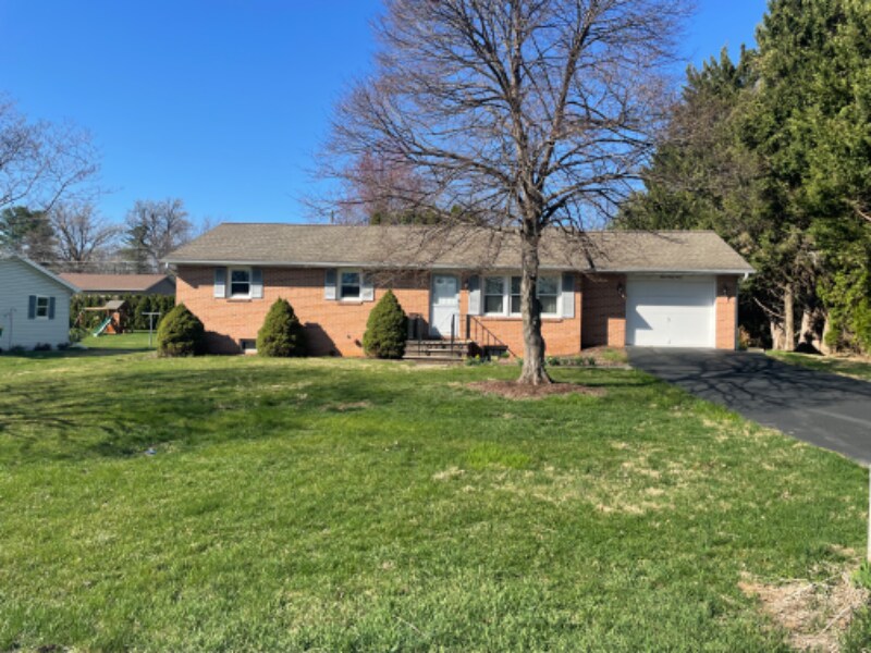 343 Allen St in Carlisle, PA - Building Photo