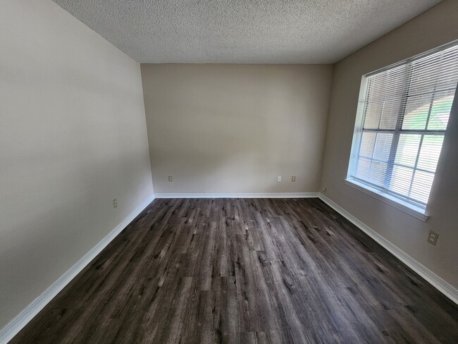2131 Woodside Dr in Gautier, MS - Building Photo - Building Photo