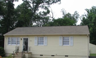 11300 Tar Bay Rd in Hopewell, VA - Building Photo