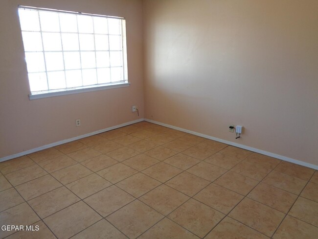 10528 Brisbane Way in El Paso, TX - Building Photo - Building Photo