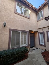 11366 Via Rancho San Diego in El Cajon, CA - Foto de edificio - Building Photo