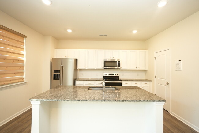 3120 Blf Hl Ln in Charlotte, NC - Building Photo - Building Photo