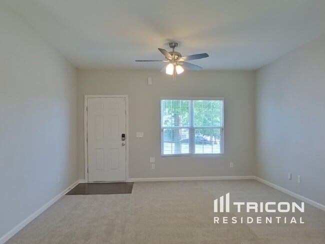 2625 Meadow Crossing Dr in Dallas, NC - Foto de edificio - Building Photo