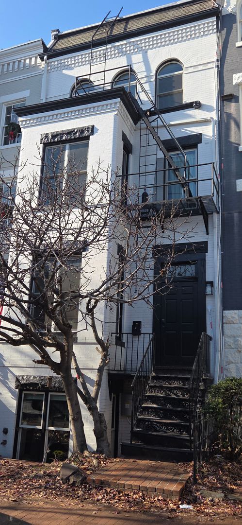 property at 126 6th St NE