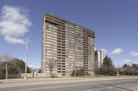 Strathmore Towers North in Ottawa, ON - Building Photo - Building Photo