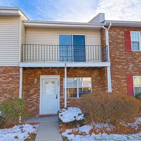 276 Temple Hill Rd, Unit 1704 in New Windsor, NY - Foto de edificio