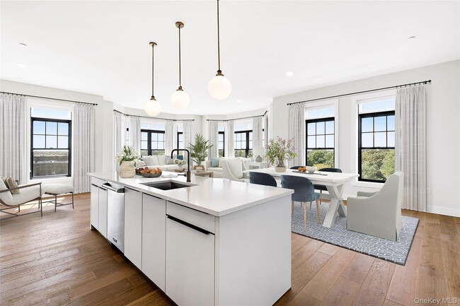 695 Merrick Ave in Westbury, NY - Building Photo - Building Photo