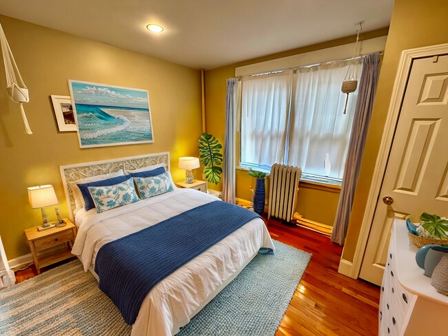 318 Saint Paul St, Unit 3 in Brookline, MA - Building Photo - Building Photo