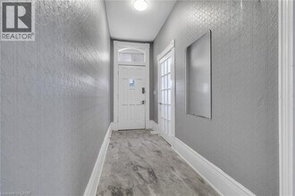 174 William St in Brantford, ON - Building Photo - Building Photo