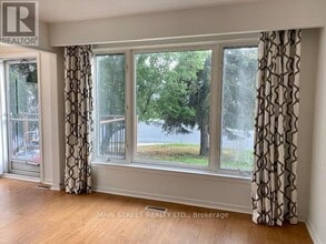 766 Sunnypoint Dr in Newmarket, ON - Building Photo - Building Photo