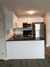 212 Fisher St, Unit B9 in North Attleborough, MA - Foto de edificio - Building Photo