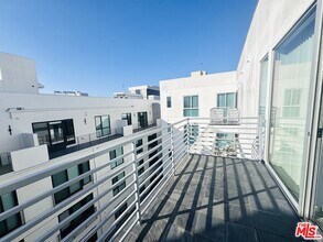 1241 5th St in Santa Monica, CA - Foto de edificio - Building Photo