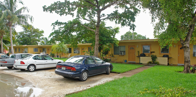 2008 NE 3rd Ave in Wilton Manors, FL - Building Photo - Building Photo