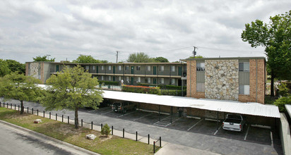 West Apartments in Fort Worth, TX - Foto de edificio - Building Photo