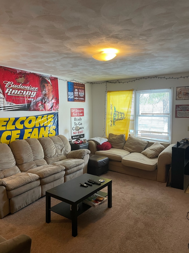 427 Lee St, Unit A in Blacksburg, VA - Foto de edificio - Building Photo