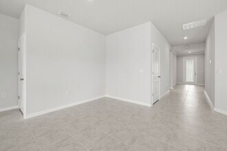 35572 Quartz Lk Dr in Zephyrhills, FL - Building Photo - Building Photo