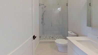 16 Highgate St, Unit 302 in Boston, MA - Building Photo - Building Photo