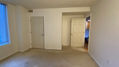 2726 Gallows Rd in Vienna, VA - Building Photo - Building Photo