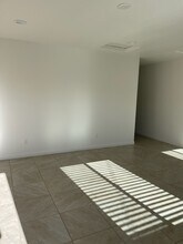 526 E Grant St, Unit #A in Santa Maria, CA - Building Photo - Building Photo