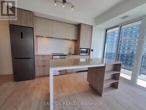 70 Annie Craig Dr in Toronto, ON - Building Photo - Building Photo