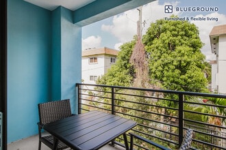 2201 Polk St in Hollywood, FL - Building Photo - Building Photo