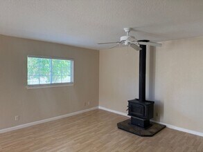 830 Grouse Dr in Redding, CA - Building Photo - Building Photo