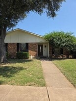 10371 White Elm Rd in Dallas, TX - Building Photo