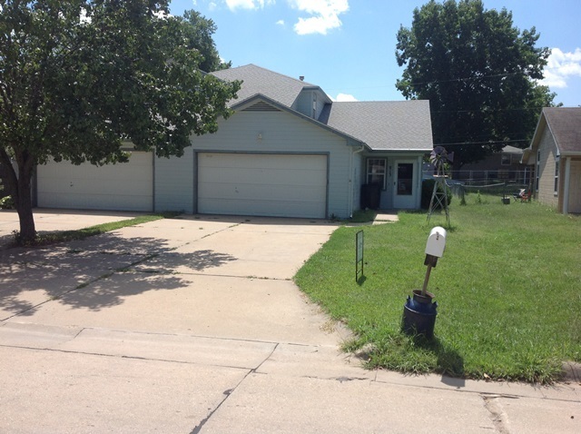 813 Mission Ave in Manhattan, KS - Building Photo - Building Photo