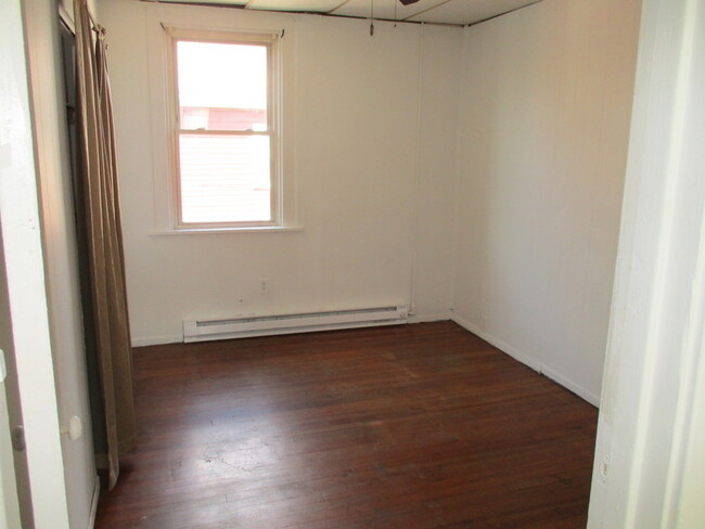 551 8th St, Unit #2B in Ambridge, PA - Building Photo - Building Photo