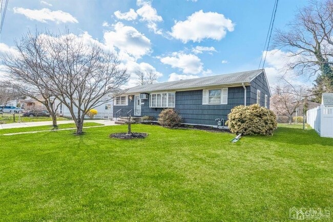 19 Roosevelt Ave in East Brunswick, NJ - Building Photo - Building Photo