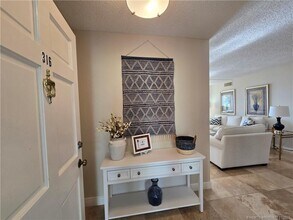 316 NE Edgewater Dr in Stuart, FL - Building Photo - Building Photo