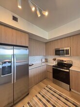 2445 NE 183rd St in Miami, FL - Building Photo - Building Photo