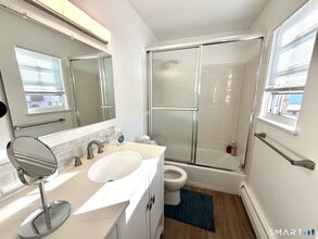 151 Courtland Ave in Stamford, CT - Foto de edificio - Building Photo