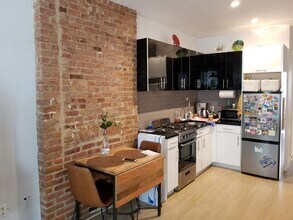 456 Quincy St, Unit 2 in Brooklyn, NY - Building Photo - Building Photo