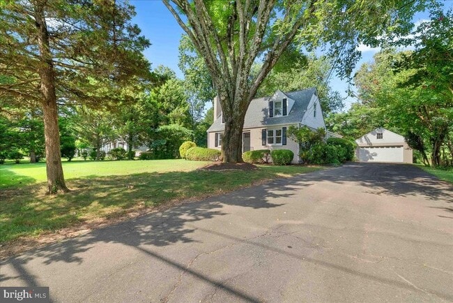 3318 Holloman Rd in Falls Church, VA - Building Photo - Building Photo