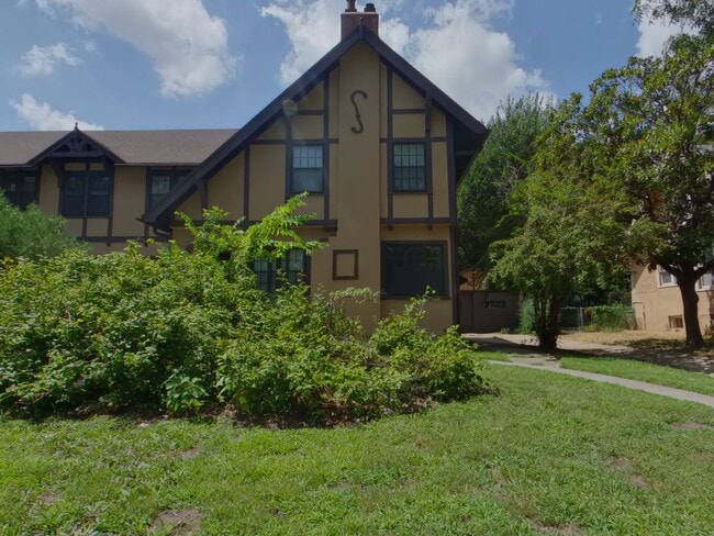 807 N Carter St