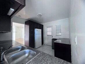 2430 SW 81st Ave in Davie, FL - Building Photo - Building Photo