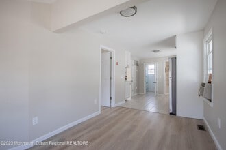 51 Ocean Ave in Middletown, NJ - Building Photo - Building Photo
