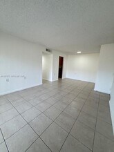 1151 Lake Terry Dr in West Palm Beach, FL - Building Photo - Building Photo