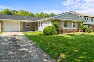 29 Hinsdale Ln in Willingboro, NJ - Building Photo - Building Photo