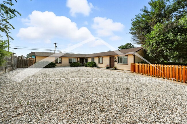 4885 S Lincoln St in Englewood, CO - Building Photo - Building Photo