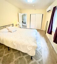 2720 NW 29th St in Miami, FL - Building Photo