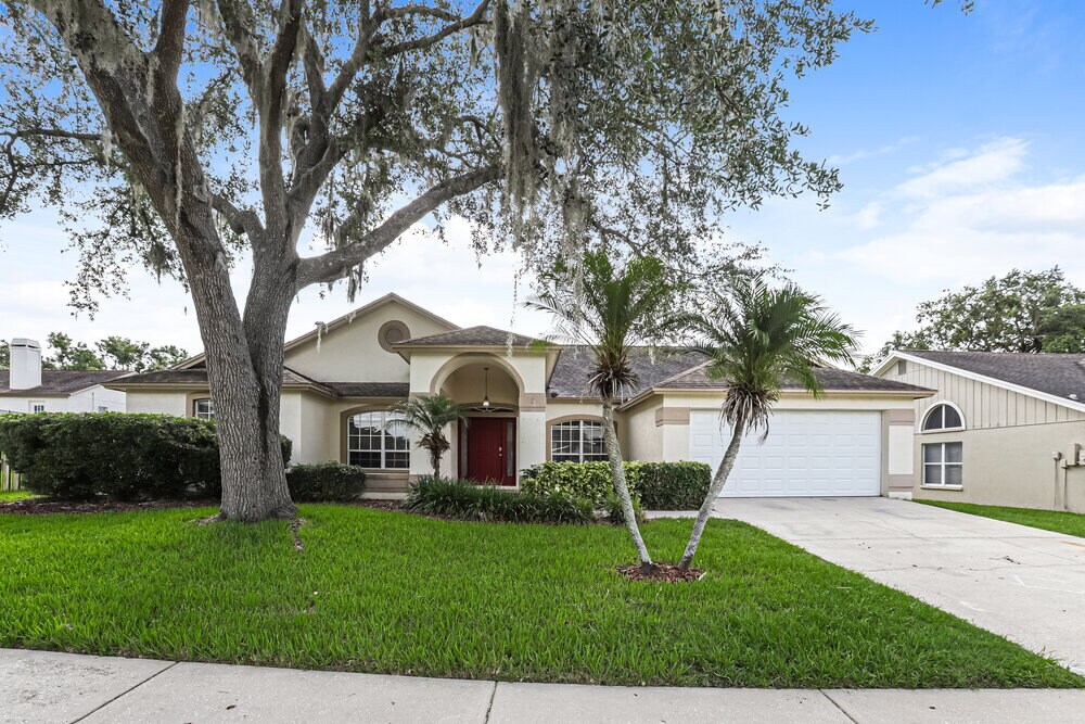 2909 Starmount Dr in Valrico, FL - Building Photo