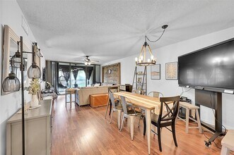 8592 W Sunrise Blvd, Unit 206 in Plantation, FL - Building Photo - Building Photo
