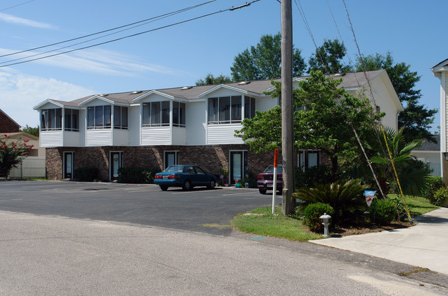 1029 Phyllis St in North Myrtle Beach, SC - Foto de edificio - Building Photo