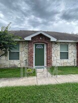 3413 Arroyo Vista Ct in Harlingen, TX - Building Photo