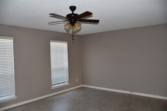 2316 Shadowdale Dr in Houston, TX - Building Photo - Building Photo